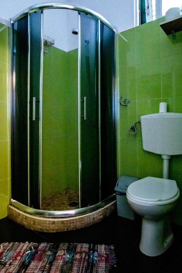 Mi Casa Es Tu Casa - Shkodra Backpackers Hostel Eksteriør billede