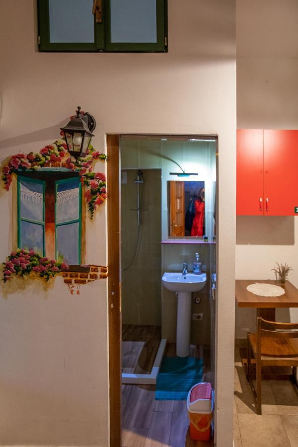 Mi Casa Es Tu Casa - Shkodra Backpackers Hostel Eksteriør billede