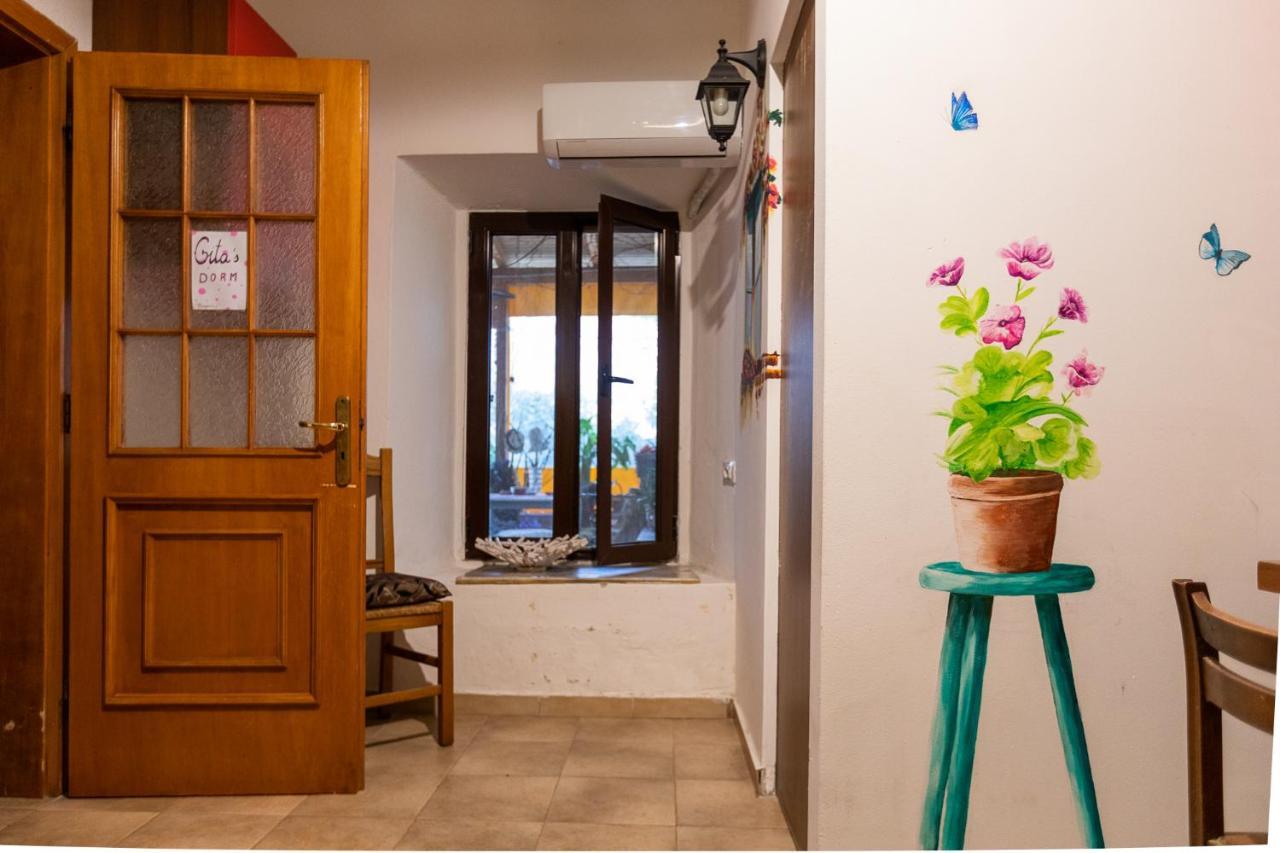 Mi Casa Es Tu Casa - Shkodra Backpackers Hostel Eksteriør billede