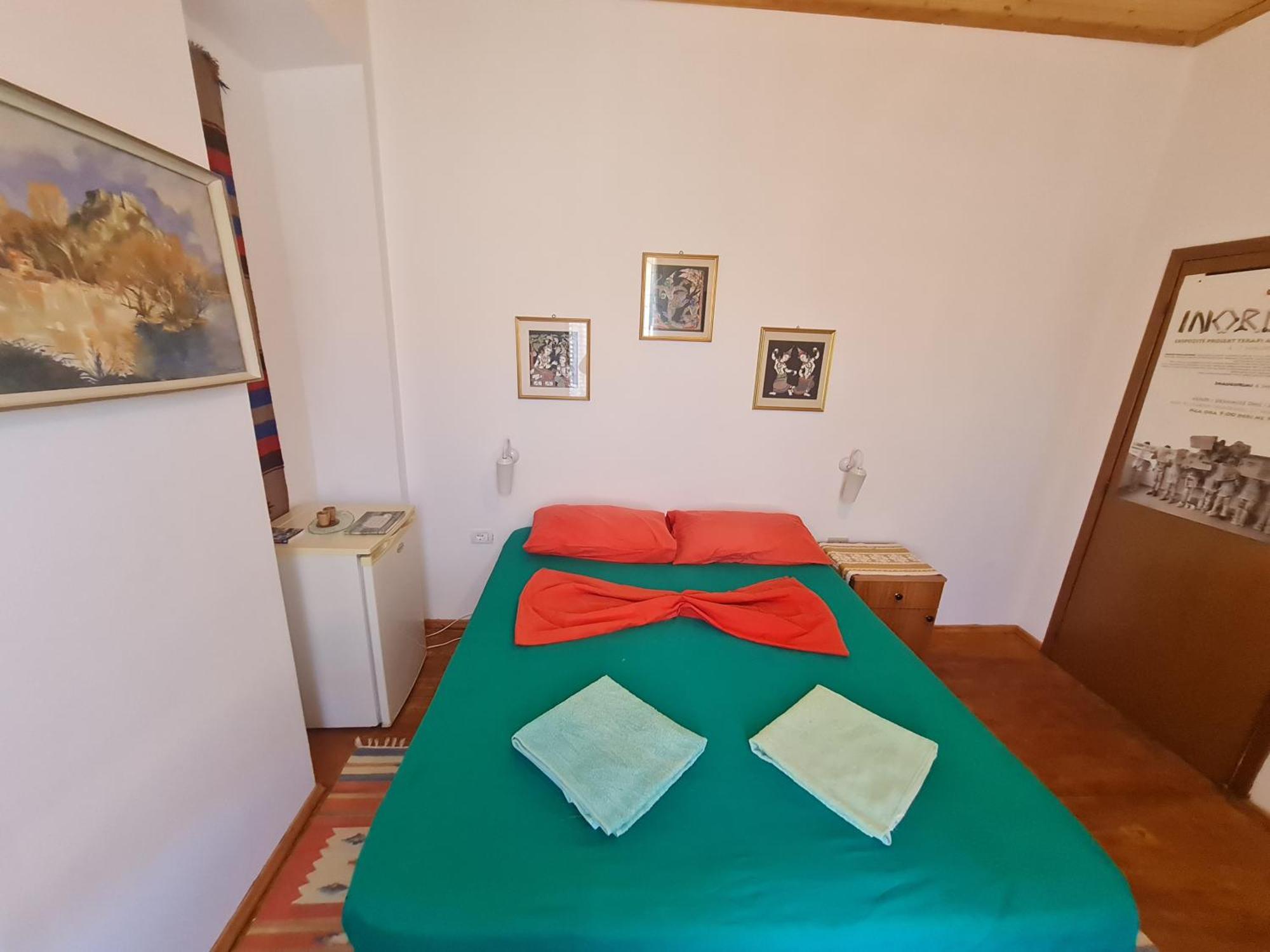 Mi Casa Es Tu Casa - Shkodra Backpackers Hostel Værelse billede