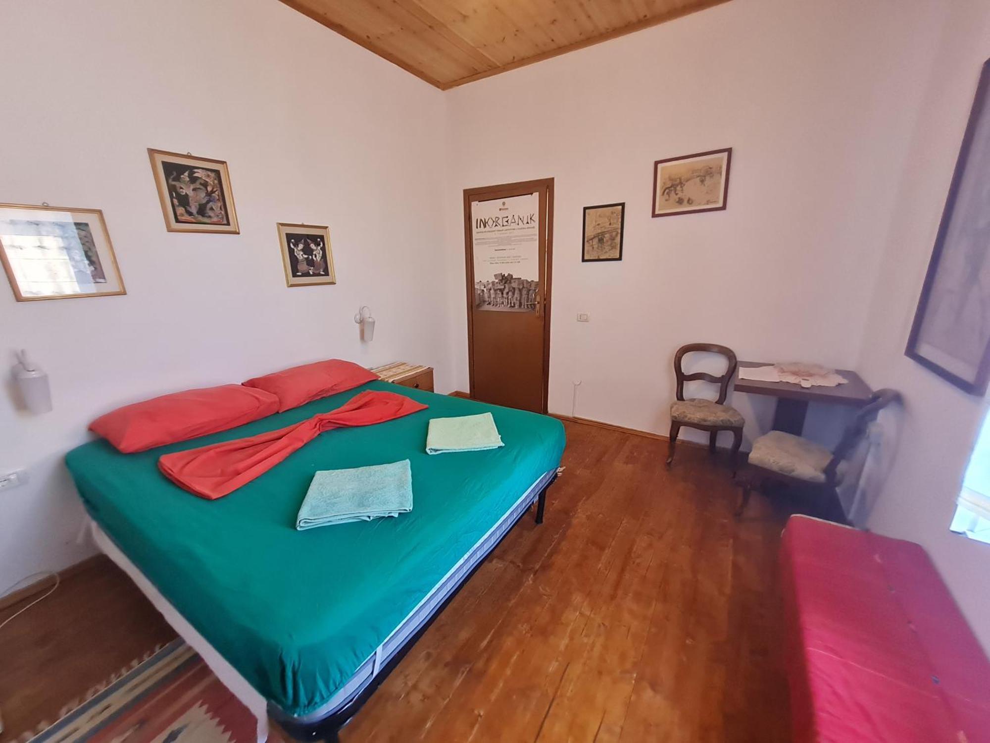 Mi Casa Es Tu Casa - Shkodra Backpackers Hostel Værelse billede