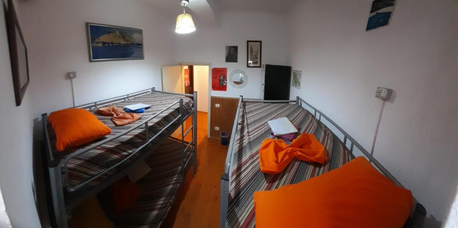 Mi Casa Es Tu Casa - Shkodra Backpackers Hostel Eksteriør billede